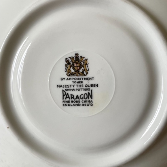 Paragon red and gold saucer and tea cup / fruit image Bone China made in England - Picture 4 of 12